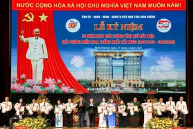 继续大力弘扬春季大捷的精神……