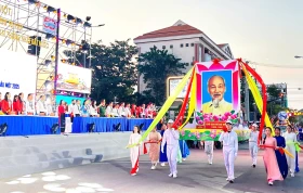 Phong phú sắc màu chào mừng ngày hội thống nhất non sông