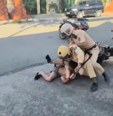 Vụ người đàn ông có biểu hiện "lạ" gây nguy hiểm trên đường: Đối tượng dương tính với ma túy đá