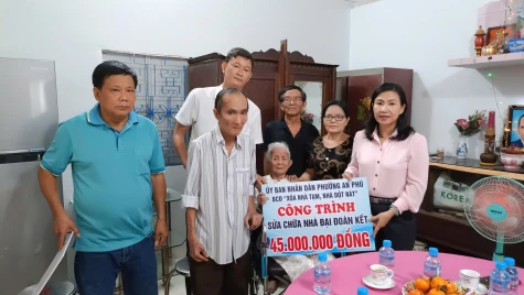 TP.Thuận An: Bàn giao nhiều căn nhà từ chương trình “Chung tay xóa nhà tạm, nhà dột nát”