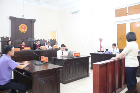 Lợi dụng lòng tin để chiếm đoạt tài sản