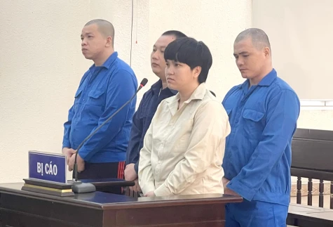 “Xộ khám” vì mua bán ma túy