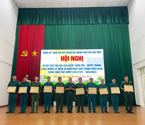 TP.Thủ Dầu Một: Ban Chỉ huy Quân sự sơ kết thi đua cao điểm “Thần tốc - Quyết thắng”