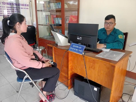Xã Vĩnh Hòa, huyện Phú Giáo: Tăng cường tuyên truyền cho người dân về giải quyết hồ sơ trực tuyến