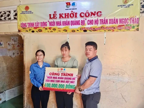 Chi hội Doanh nhân trẻ TP.Thuận An chung tay xoá nhà tạm, nhà dột nát
