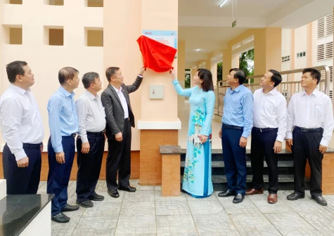 Niềm vui trong phòng học mới