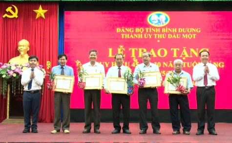 TP.Thủ Dầu Một: Họp mặt kỷ niệm 135 năm Ngày sinh Chủ tịch Hồ Chí Minh