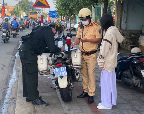 Kiểm tra, xử lý học sinh vi phạm trật tự an toàn giao thông