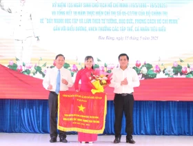 Huyện Bàu Bàng họp mặt kỷ niệm 135 năm Ngày sinh Chủ tịch Hồ Chí Minh