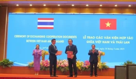 Việt Nam và Thái Lan ký kết hợp tác chiến lược thúc đẩy tiêu thụ hàng Việt
