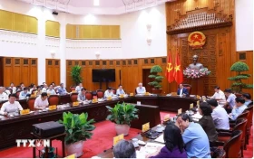 PM urges building strong decrees on decentralisation, delegation of power to local administrations