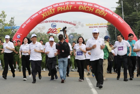 Khai mạc giải chạy “Chung tay xóa nhà tạm, nhà dột nát trên địa bàn tỉnh Bình Dương năm 2025”