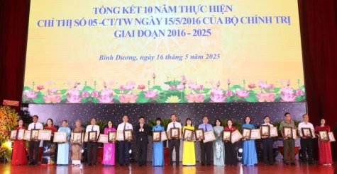 Phát huy tư tưởng Hồ Chí Minh bằng hành động cụ thể, xây dựng Bình Dương hiện đại, nghĩa tình