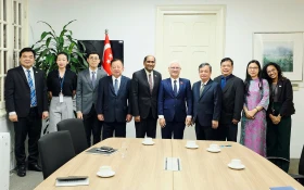 Lãnh đạo tỉnh thăm và làm việc với Đại sứ Đặc mệnh Toàn quyền Cộng hòa Singapore tại Việt Nam