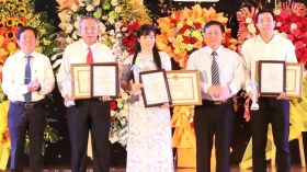 Honoring outstanding role models in education sector