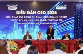 Vietnamese businesses urged to transform, collaborate amid global trade shifts