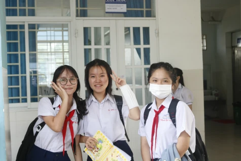Gần 20.000 thí sinh bước vào môn thi đầu tiên của Kỳ thi tuyển sinh lớp 10 THPT năm học 2025-2026