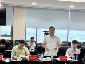 加大打击假冒伪劣商品、走私及商业欺诈的力度