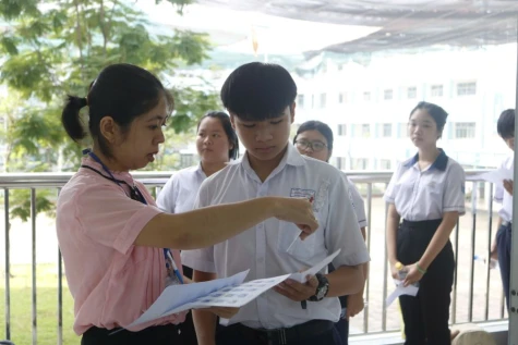 10th-grade high school entrance exam for 2025-2026 school year takes place safely and seriously