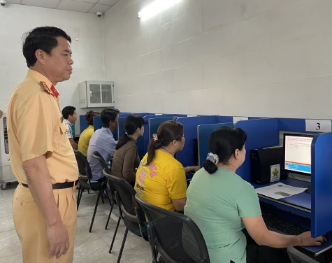 Tổ chức kỳ sát hạch cấp giấy phép lái xe mô tô cho 299 thí sinh