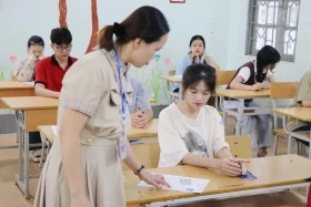 Bỏ tổ hợp C00: Bộ Giáo dục yêu cầu không làm ảnh hưởng đến quyền lợi của thí sinh