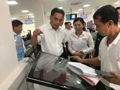 Đoàn công tác của Thường trực Tỉnh ủy khảo sát vận hành thử nghiệm phường Tân Uyên và xã Bắc Tân Uyên