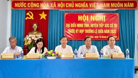 Đại biểu HĐND tỉnh và huyện Phú Giáo tiếp xúc cử tri xã Vĩnh Hòa