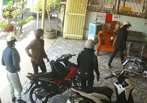 Rủ nhau đi cướp tiệm vàng