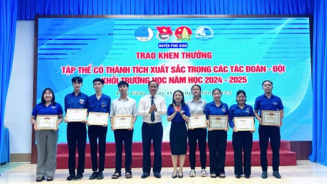 Huyện Phú Giáo: Tuyên dương đảng viên trẻ tiêu biểu