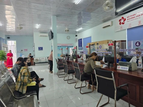 New Binh Duong ward’s trial operation: Ensuring good service to people and businesses