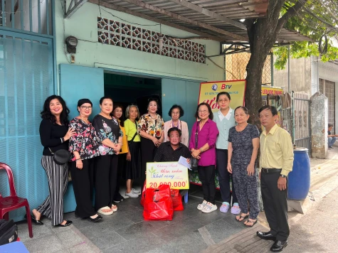 Chương trình Ươm mầm khát vọng: Trao hỗ trợ cho trẻ em có hoàn cảnh khó khăn