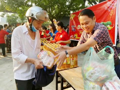 Câu lạc bộ liên thế hệ phường Chánh Nghĩa: Điểm tựa của người cao tuổi