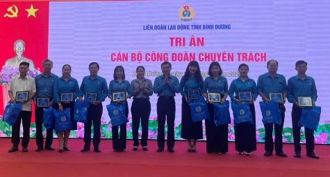 Liên đoàn Lao động tỉnh: Tuyên dương nhiều tập thể, lao động tiêu biểu