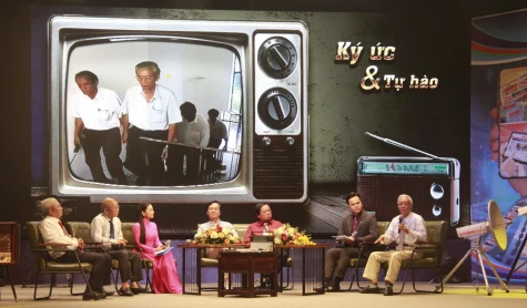 Toạ đàm "Chung dòng Sông Bé - Viết tiếp bản hùng ca báo chí cách mạng"