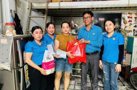 Chăm lo, nâng cao đời sống đoàn viên, người lao động