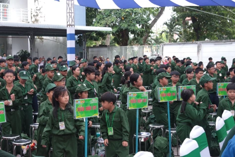 “Học kỳ trong quân đội”: Trường học đặc biệt rèn ý chí và nhân cách cho thanh thiếu niên