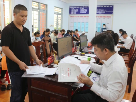 Sau sáp nhập, người dân không phải đi xa làm thủ tục hành chính