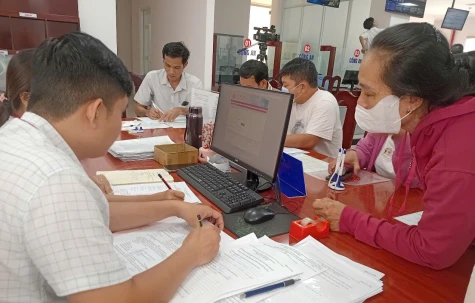 Sau sáp nhập, người dân không phải đi xa làm thủ tục hành chính