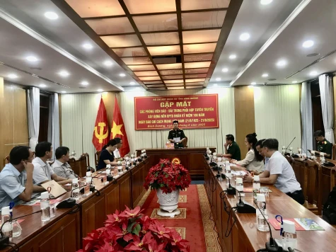 Bộ Chỉ huy Quân sự tỉnh gặp mặt các cơ quan báo chí