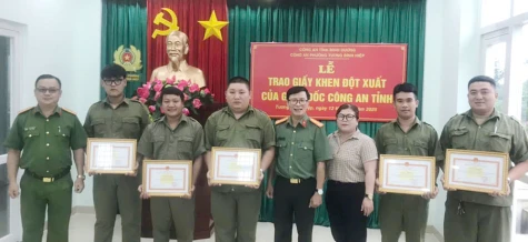 Khen thưởng lực lượng bảo vệ an ninh trật tự ở cơ sở tham gia hỗ trợ phá án