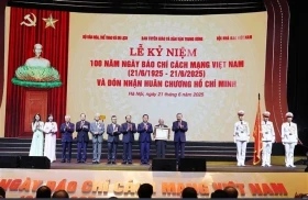 越南革命新闻日100周年纪念大会在河内隆重举行