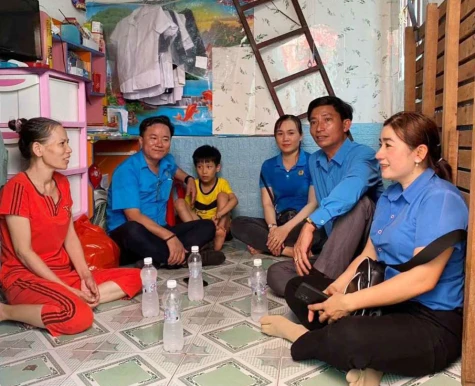 Luôn đồng hành cùng người lao động lúc khó khăn