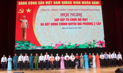 Sắp xếp tổ chức bộ máy và xây dựng chính quyền địa phương 2 cấp