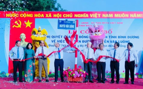 Công bố Nghị quyết của HĐND tỉnh về việc đặt tên đường Nguyễn Văn Luông
