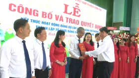 Phường Bình Hòa: Công bố và trao quyết định thành lập tổ chức Đảng và công tác cán bộ