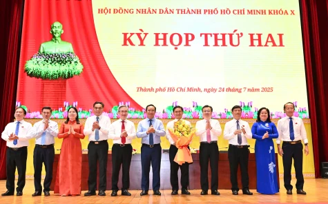Đồng chí Nguyễn Mạnh Cường được bầu giữ chức Phó Chủ tịch UBND TPHCM